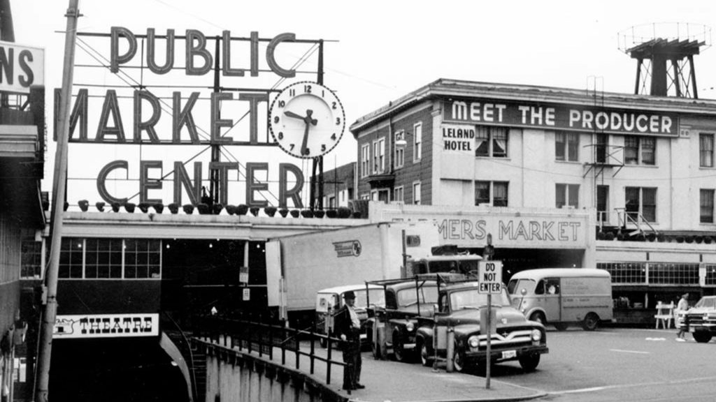 pike place market in the. 1900's